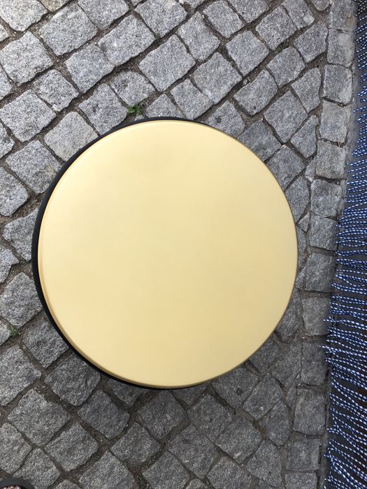 Mesa em veludo baixa