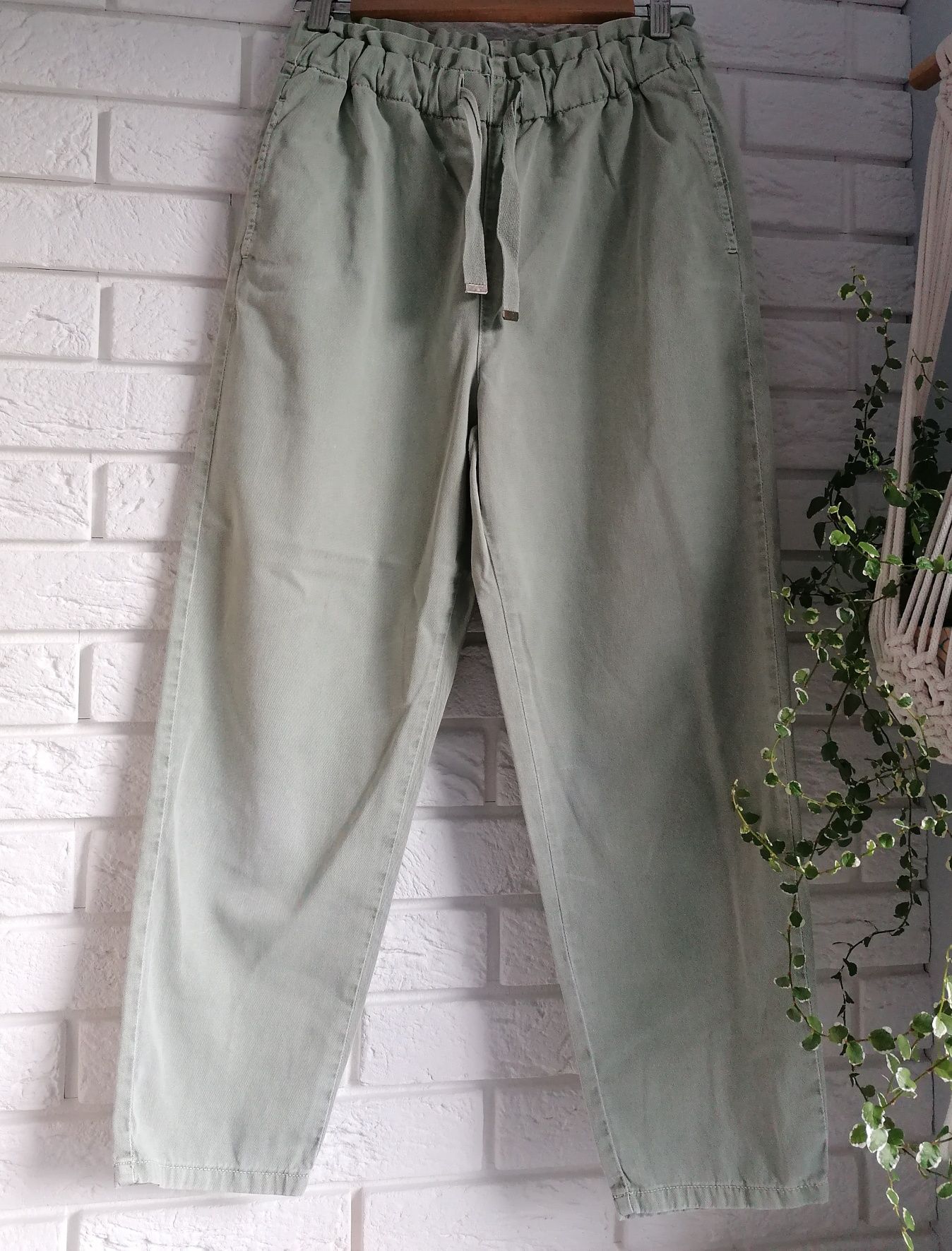 Zielone spodnie Zara