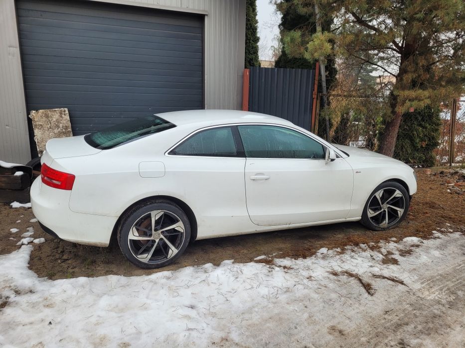 Audi A5 2.0 tdi 2010r uszkodzony przód mechanicznie sprawny