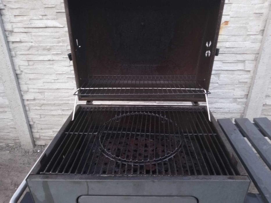 grill weglowy duzy zamykany  uzywany