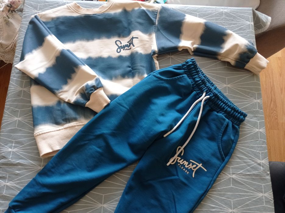 Dres chłopięcy 122 rozmiar