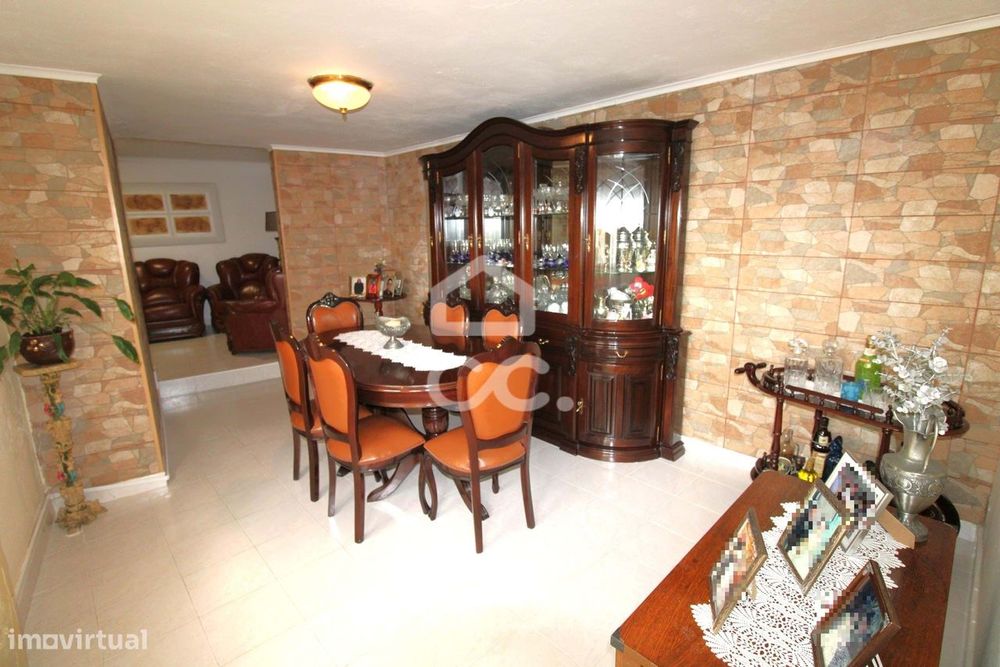 Moradia com 5 Quartos - Feteiras - Ponta Delgada