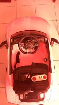 Carro elétrico para crianças com controle para pais Audi R8 Spyder