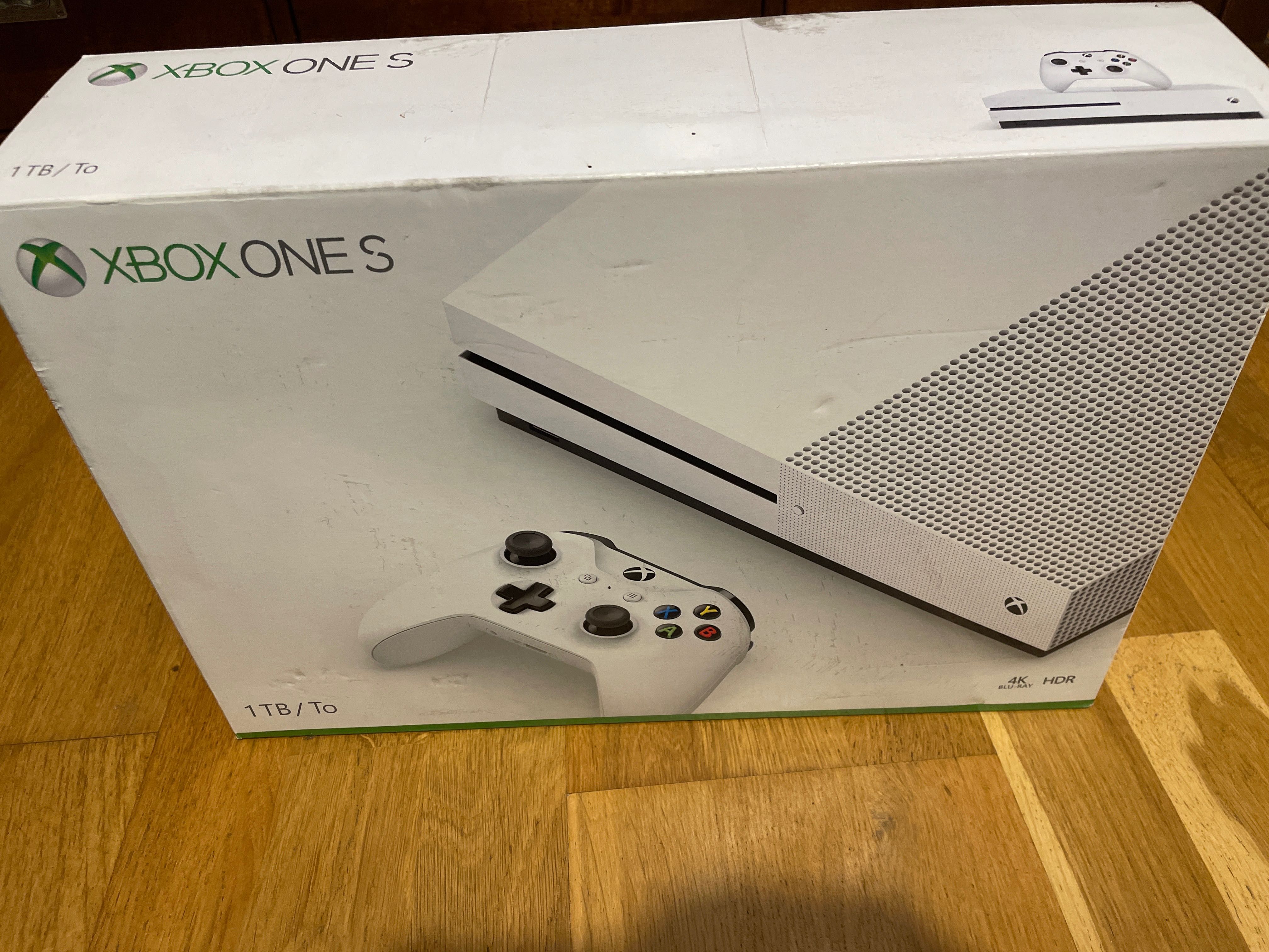 Xbox one S 1 TB, kinect, gry