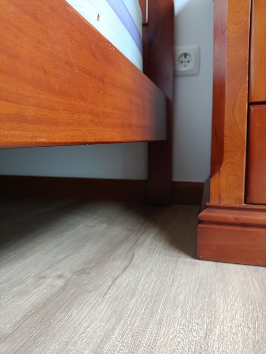 Mobília de quarto de casal em cerejeira