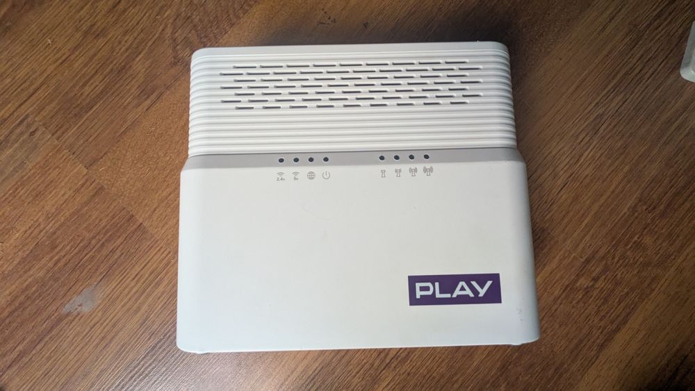Router ZTE MF256 z anteną ODU + IDU