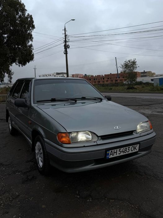 Автомобіль ваз 2114