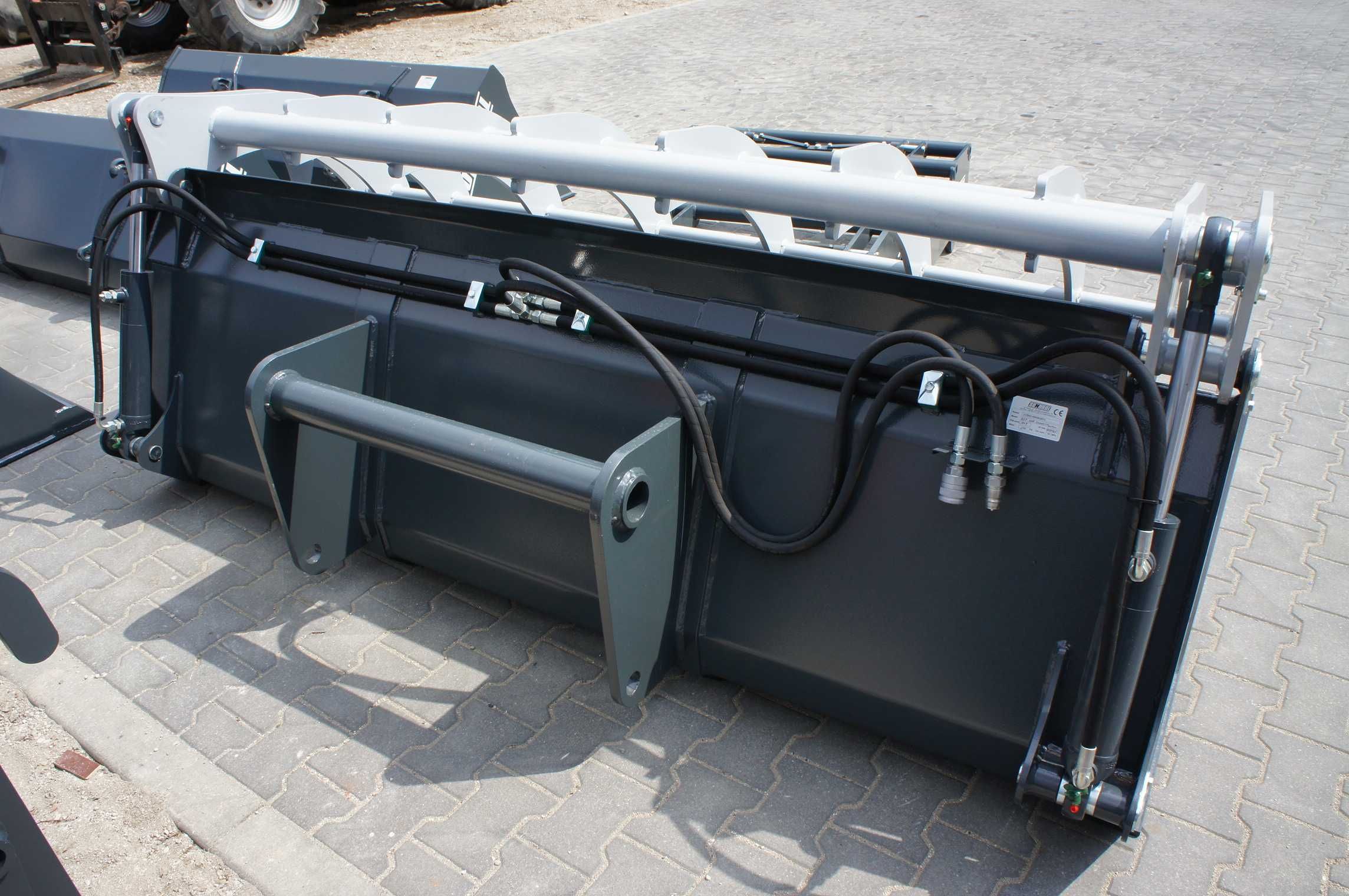 SONAROL Łyżko-krokodyl do 2,4m OD RĘKI Manitou ząb palony