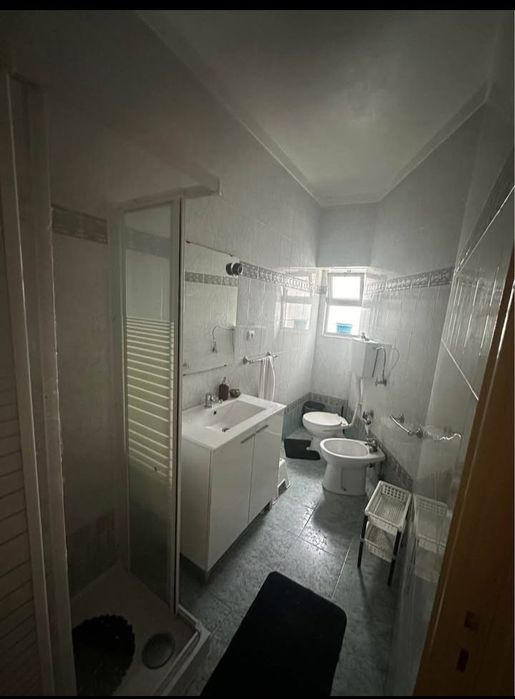 Quarto para arrendar