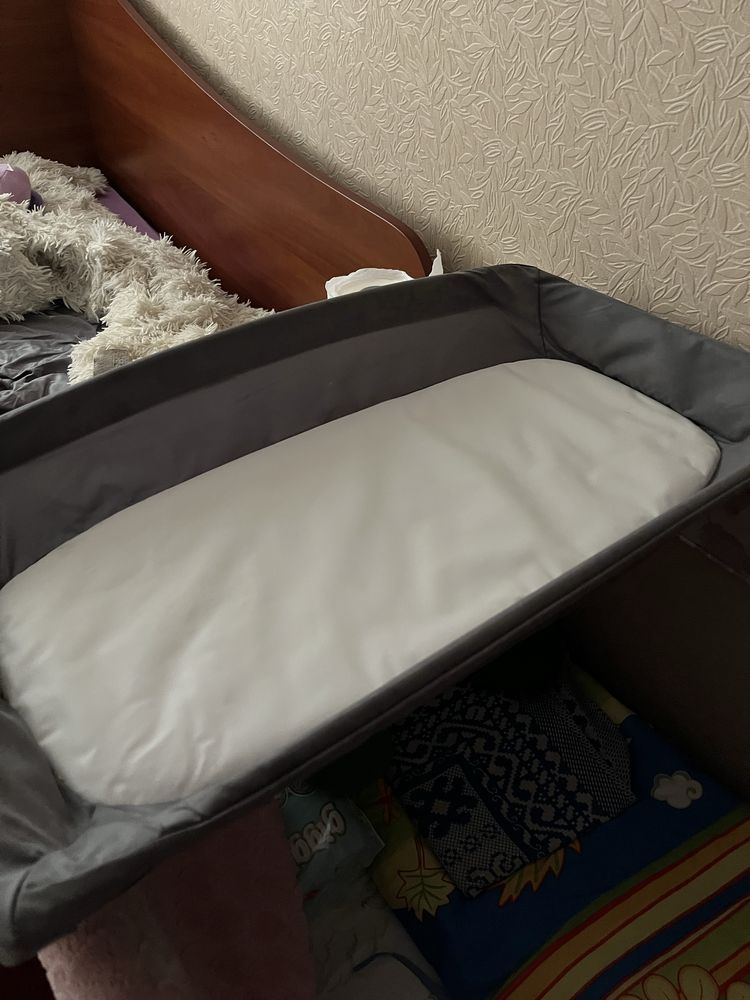 Продам дитяче ліжечко ( манеж) Graco
