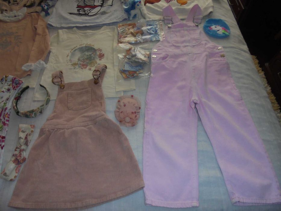 lote de roupa de menina os chinelos cor de rosa