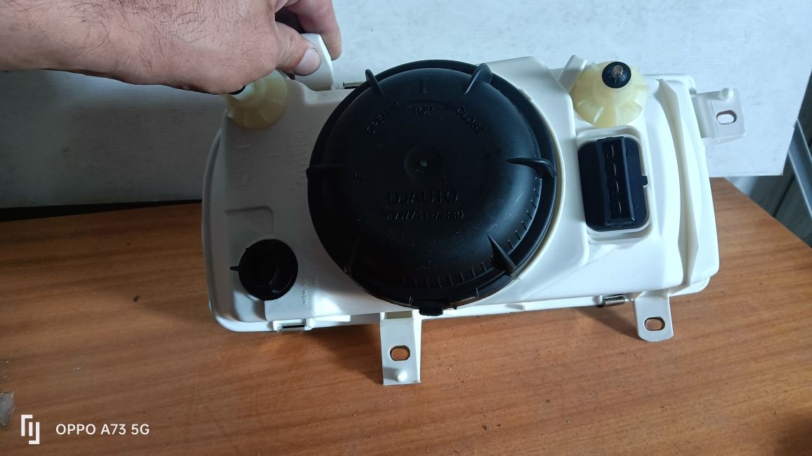 Farol VW vento ótica 1992 óptica Esq