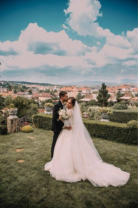 Весільна сукня, плаття пишна, довга, шикарна