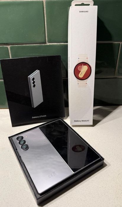 Z Fold 6 512GB + Galaxy Watch 7 40mm