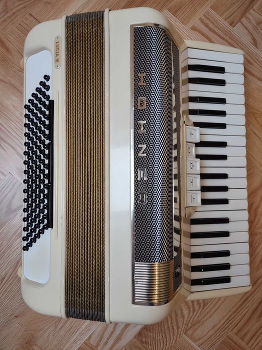 Akordeon Hohner Lucia III 96 basów