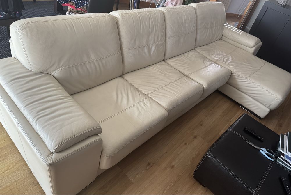 Sofá em bom estado em pele genuína c/ chaise Loungue