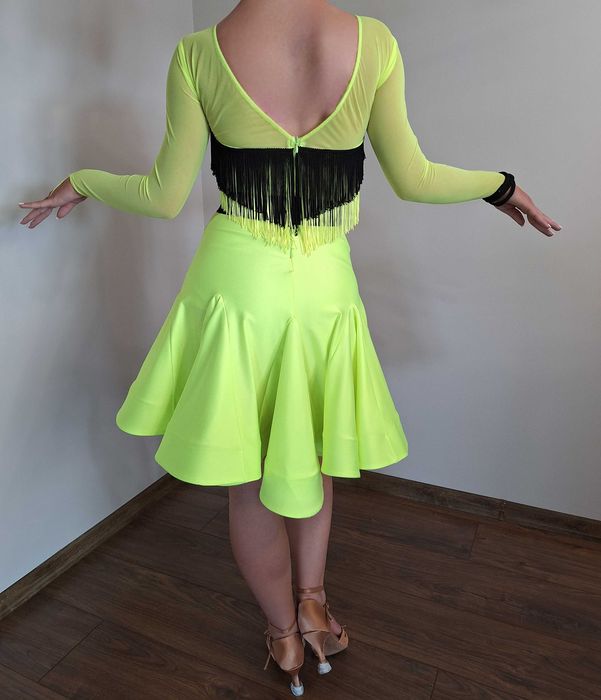 Sukienka do tańca latino żółta neonowa z czarnym niezdobiona