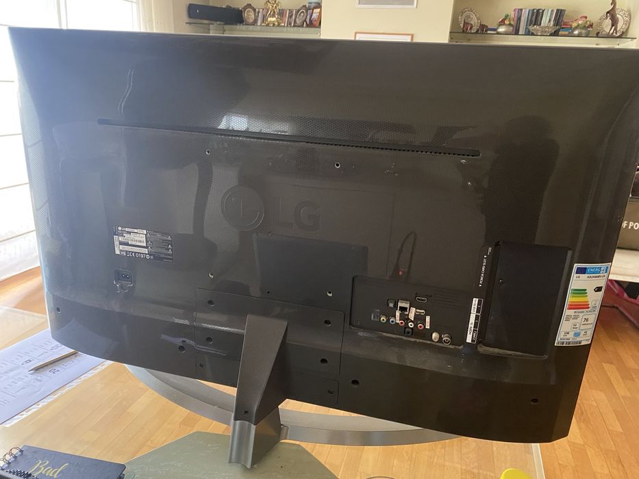 Televisao LH com avaria