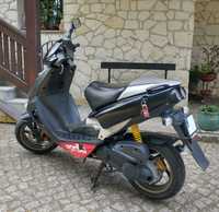 Aprilia SR50 DiTech 2003r. skuter