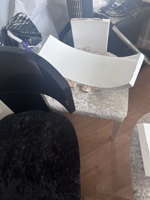 5 Cadeiras por colar