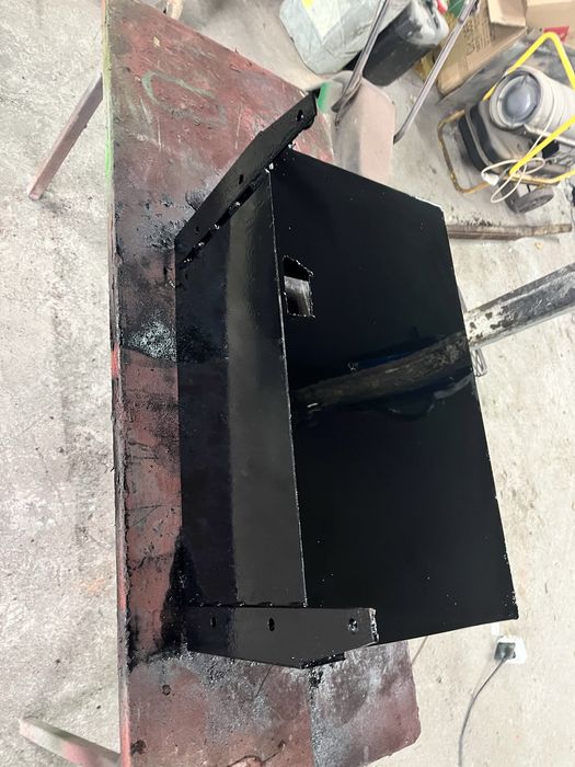 Skrzynka akumulatora zetor 7211 /7745