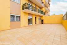 Apartamento T2 com terraço