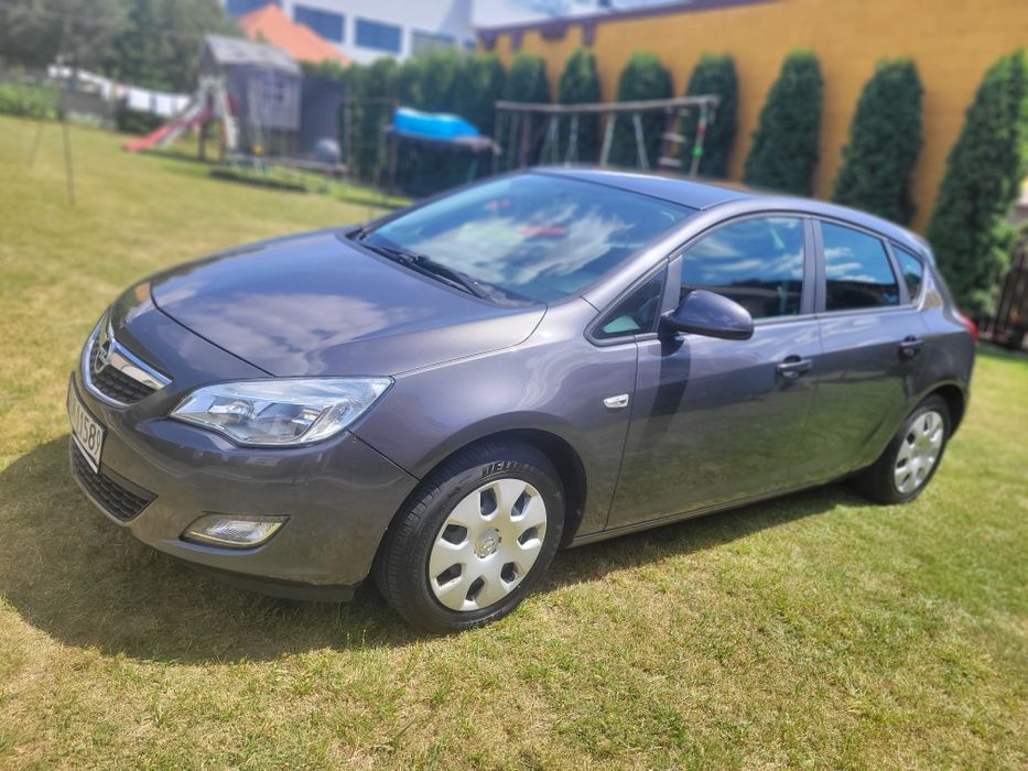 Opel Astra J 2010