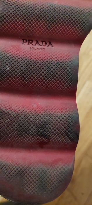 Продам Оксфорды лоферы туфли  Prada Milano