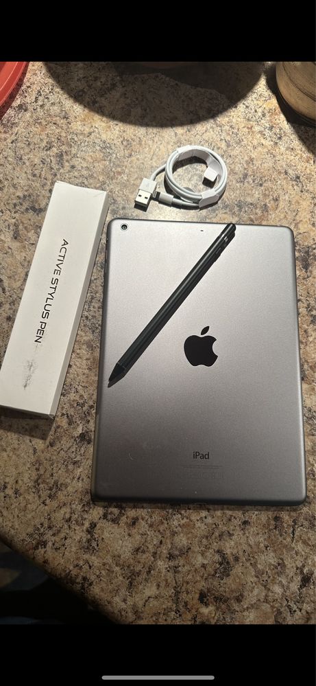 Tablet iPad Apple Retina 10” + NOWY RYSIK + nowe etui - cały zestaw