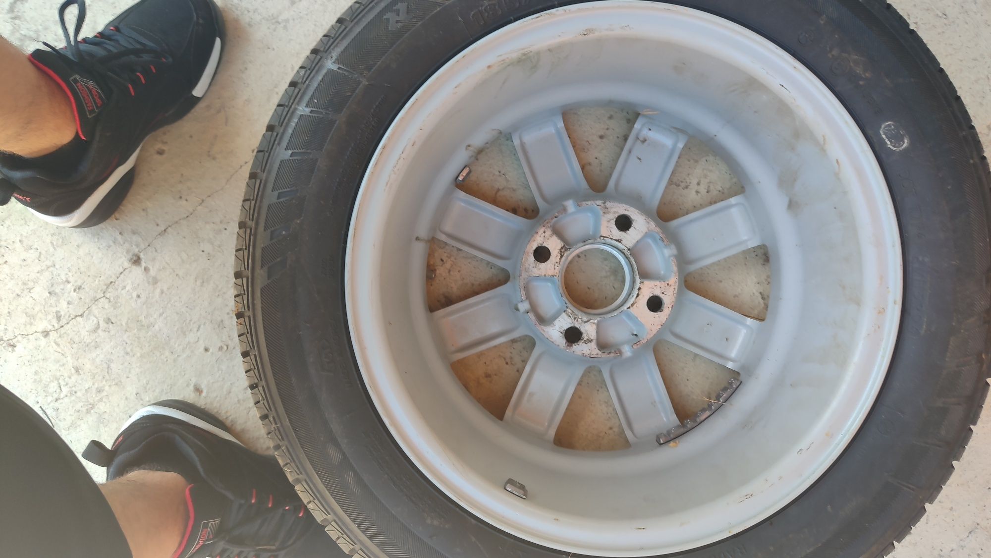 Скат з дісками стан нового 185/60 R14  82 T