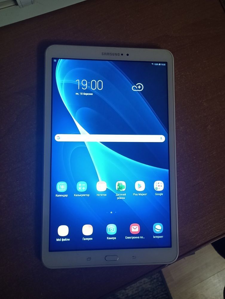 Планшет Samsung tab А[6]