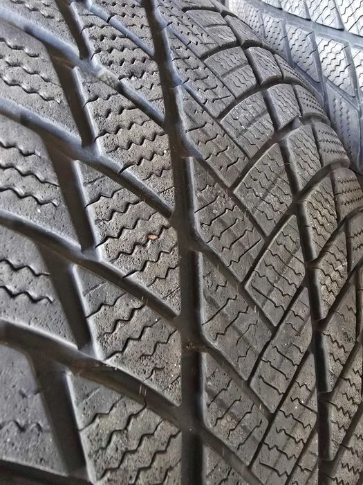 4xBridgestone Blizzak LM001 275/45R20 110 V XL Run Flat