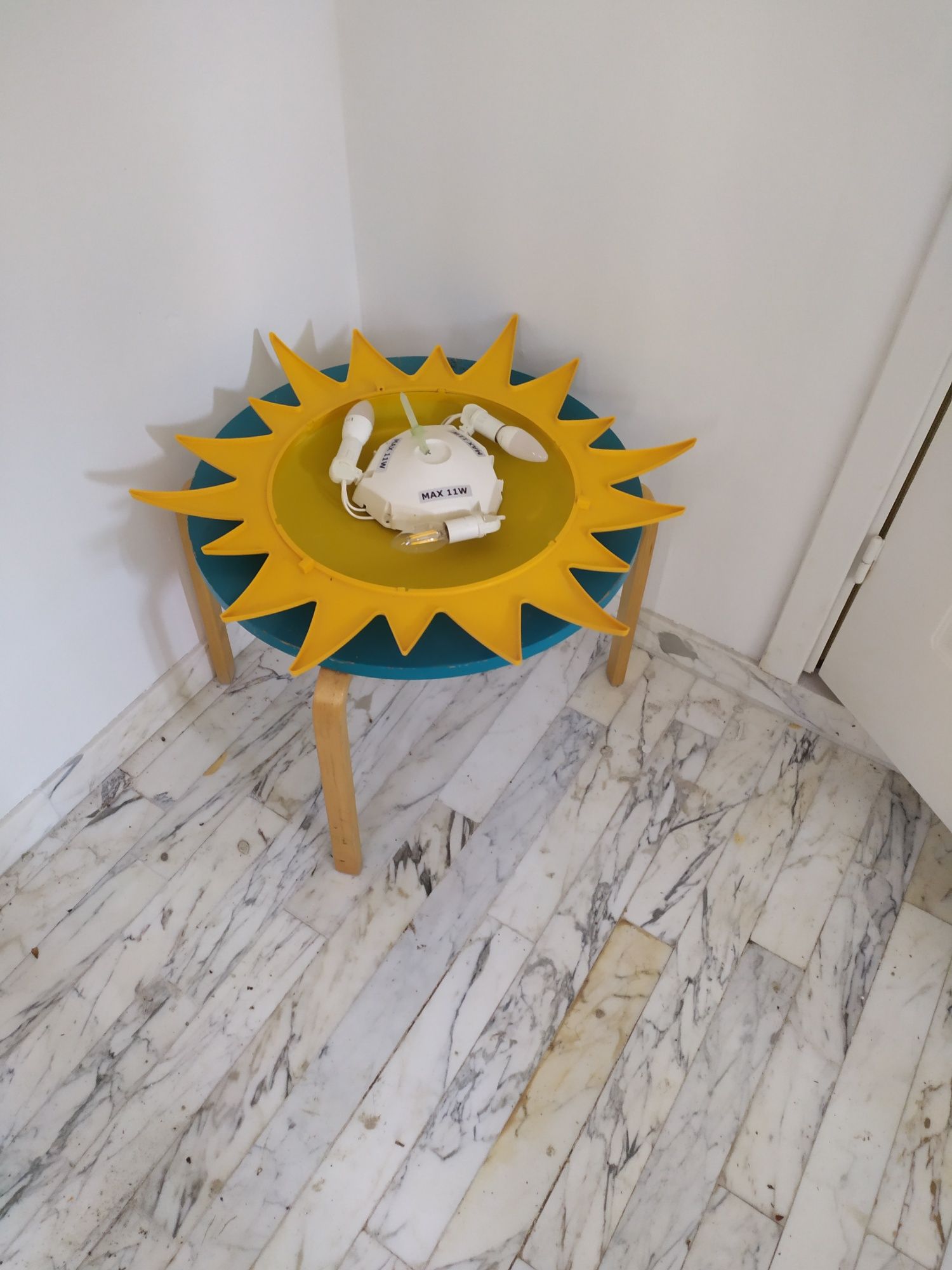 Lampa sufitowa słońce