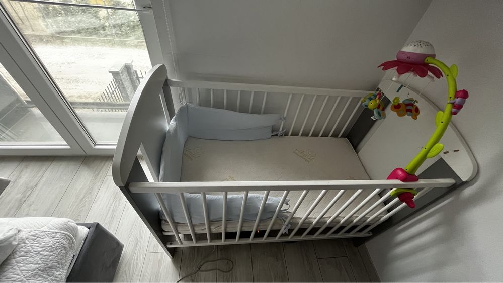 Łóżeczko dziecięce + materac