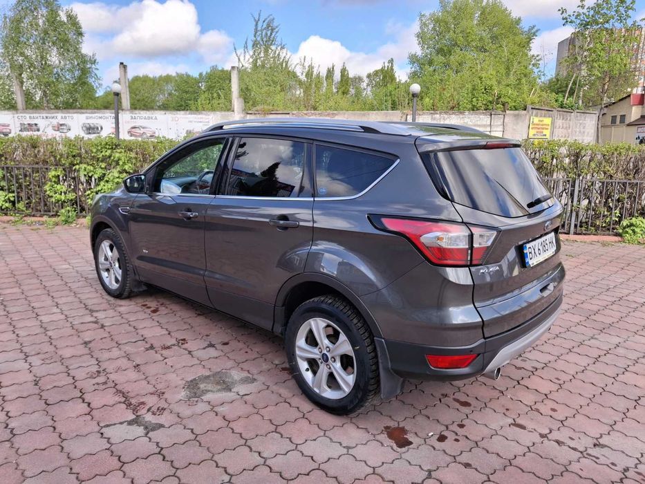 Автомобіль FORD KUGA