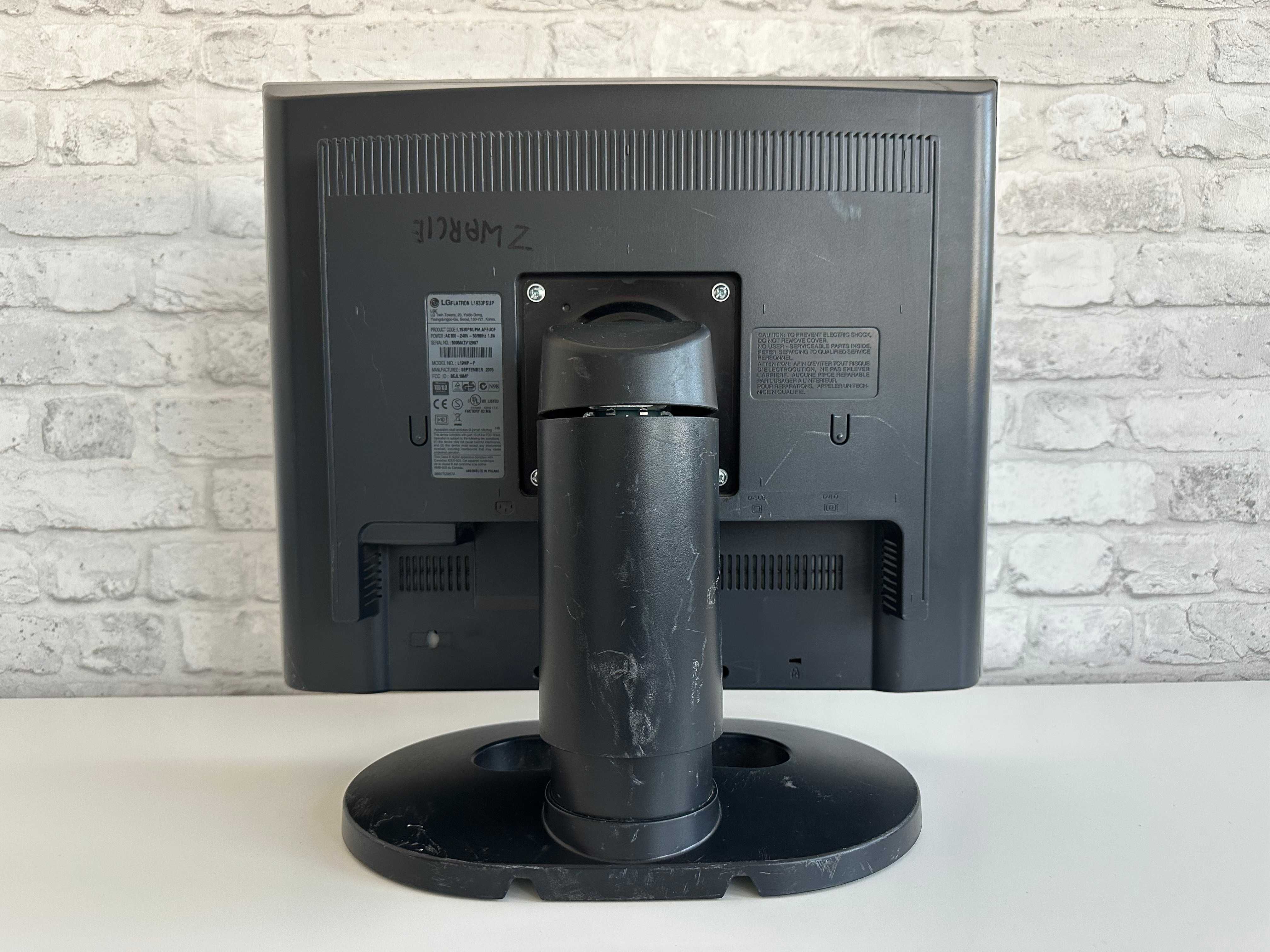 Монітор LG FLATRON L1930P матовий 19"