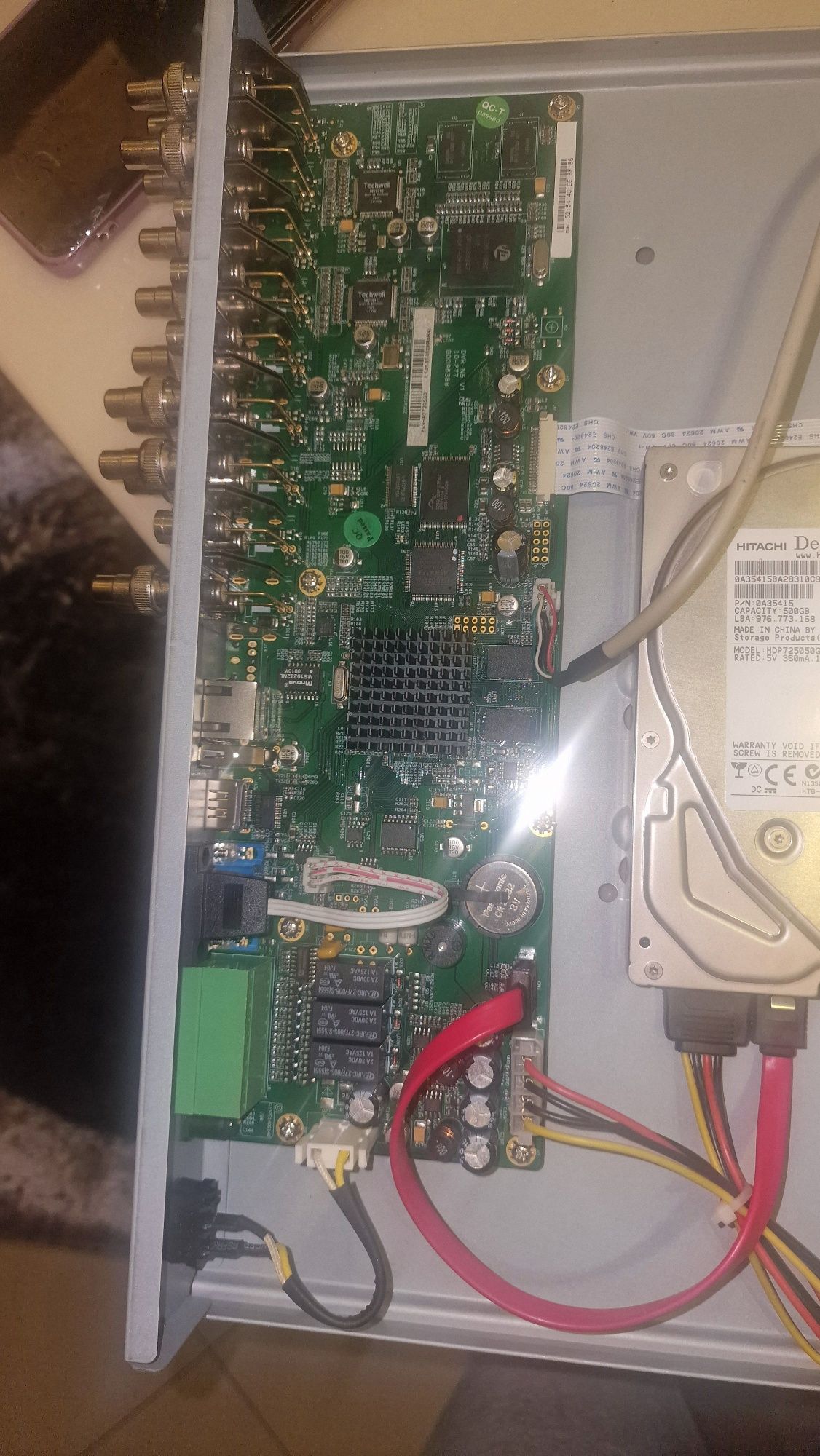 Видеорегистратор DVR0804LE-A на 8 камер+HDD 500гб+уличная камера