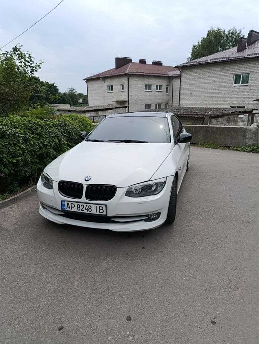 BMW 328i (E92) 2011 рік