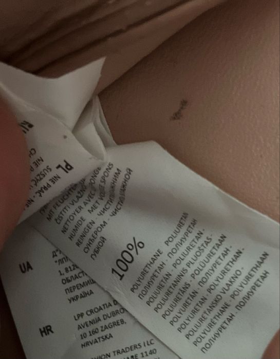 Elegancka, stylowa kopertówka w kolorze pudrowego różu z Mohito