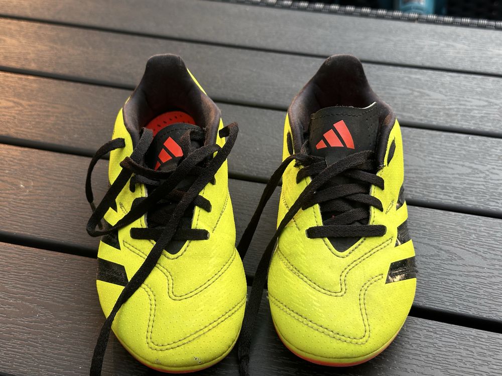 Buty do gry w piłkę adidas predator rozm.33