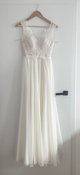 Suknia ślubna muślinowa z koronką