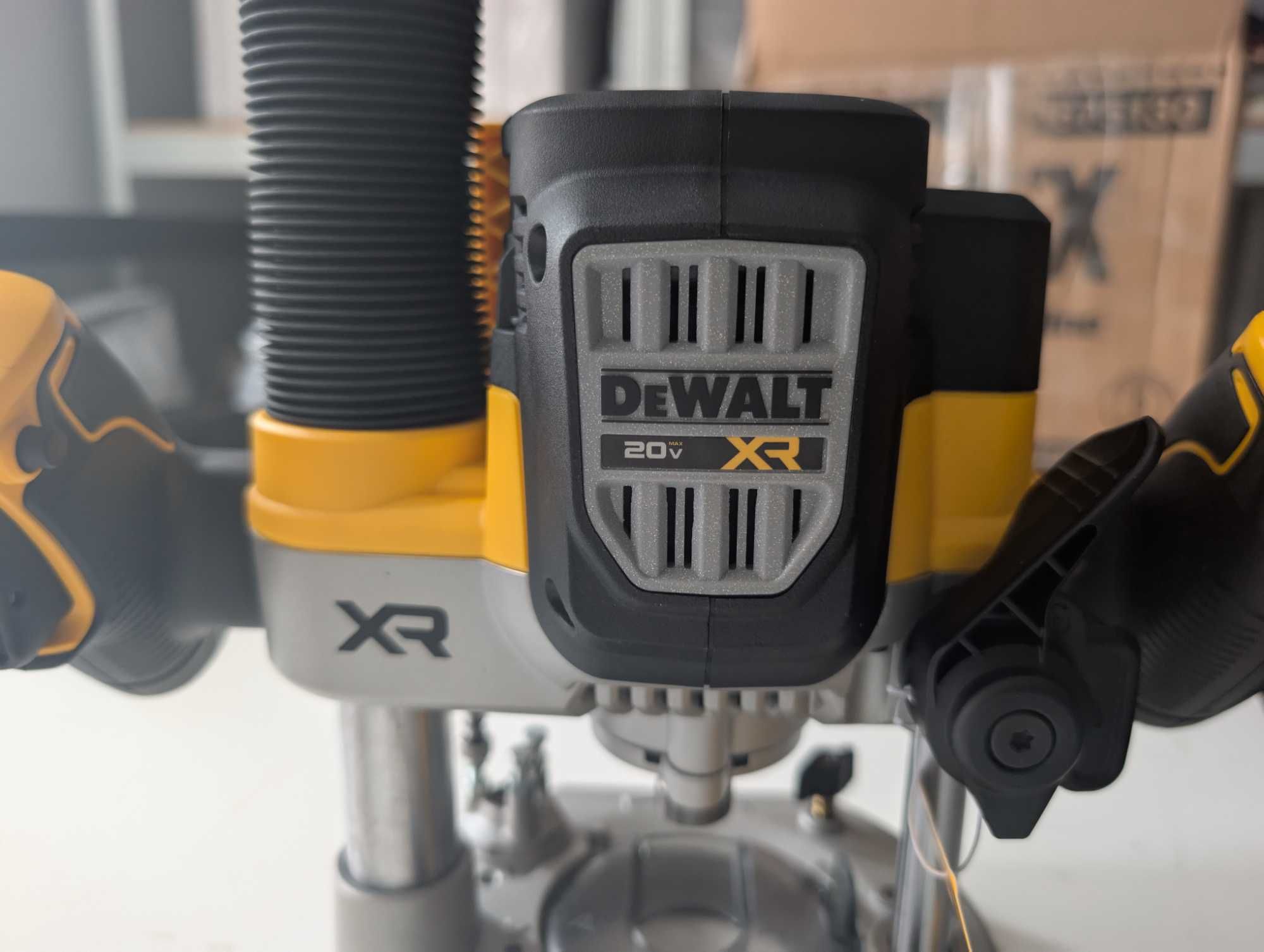 DeWALT DCW620B 20v Аккумуляторний погружний фрезер привезений з USA