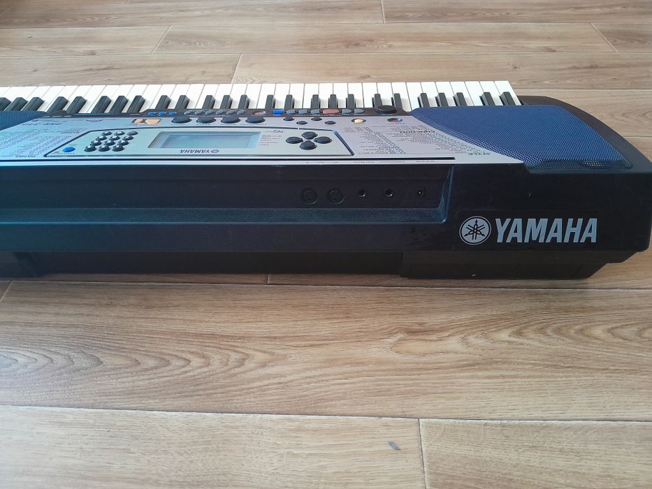 Yamaha PSR 340 electronic Keyboard