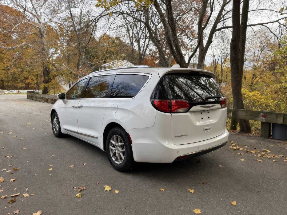 Chrysler Pacifica Touring L      2020