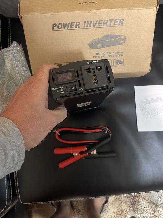 Автомобильный инвертер 2000