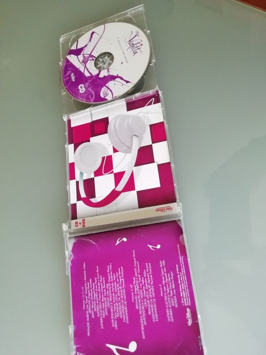 Cd + DVD Violetta Duplo!! - Disney Usado em muito bom estado!*