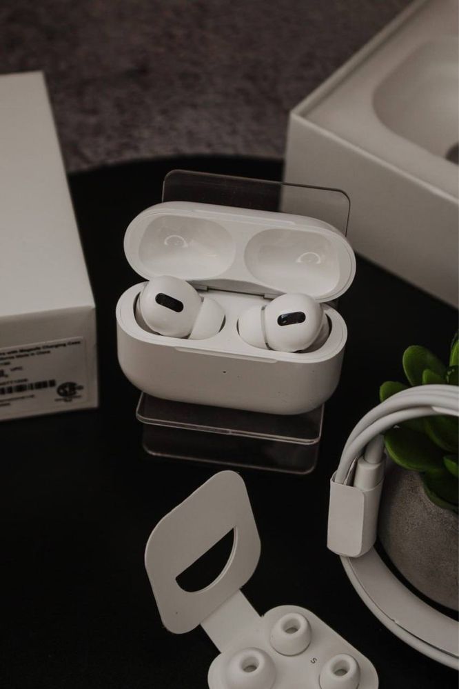 AirPods Pro, на чипі 1562А