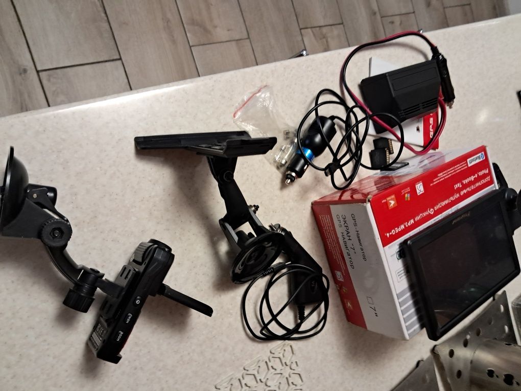Продам навигатор Pioneer и видеорегистратор