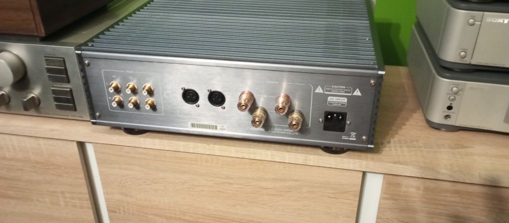 Wzmacniacz hybrydowy Xindak XA6200