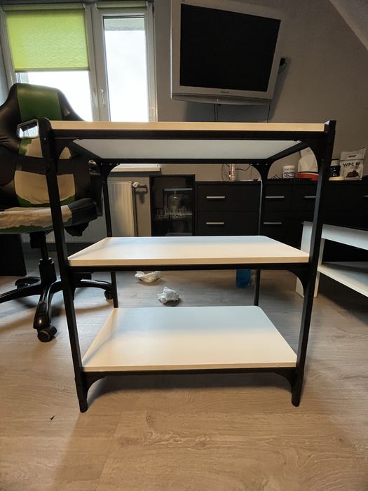 Regał drewniany z metalowym stelażem